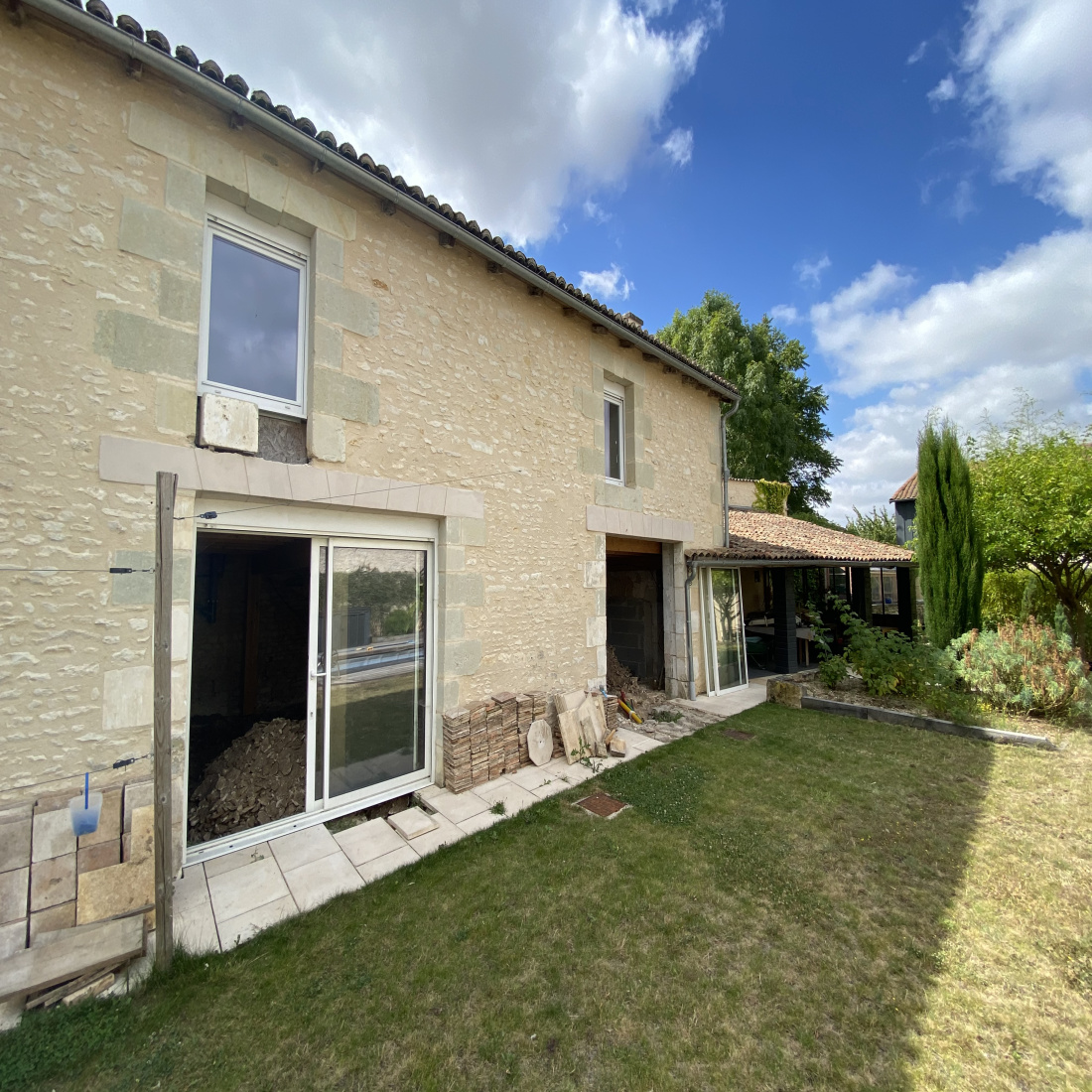 Maison A Renover A Vendre vente COUTURE - Maison rénovée 143m² + Maison à finir de rénover 94m²
